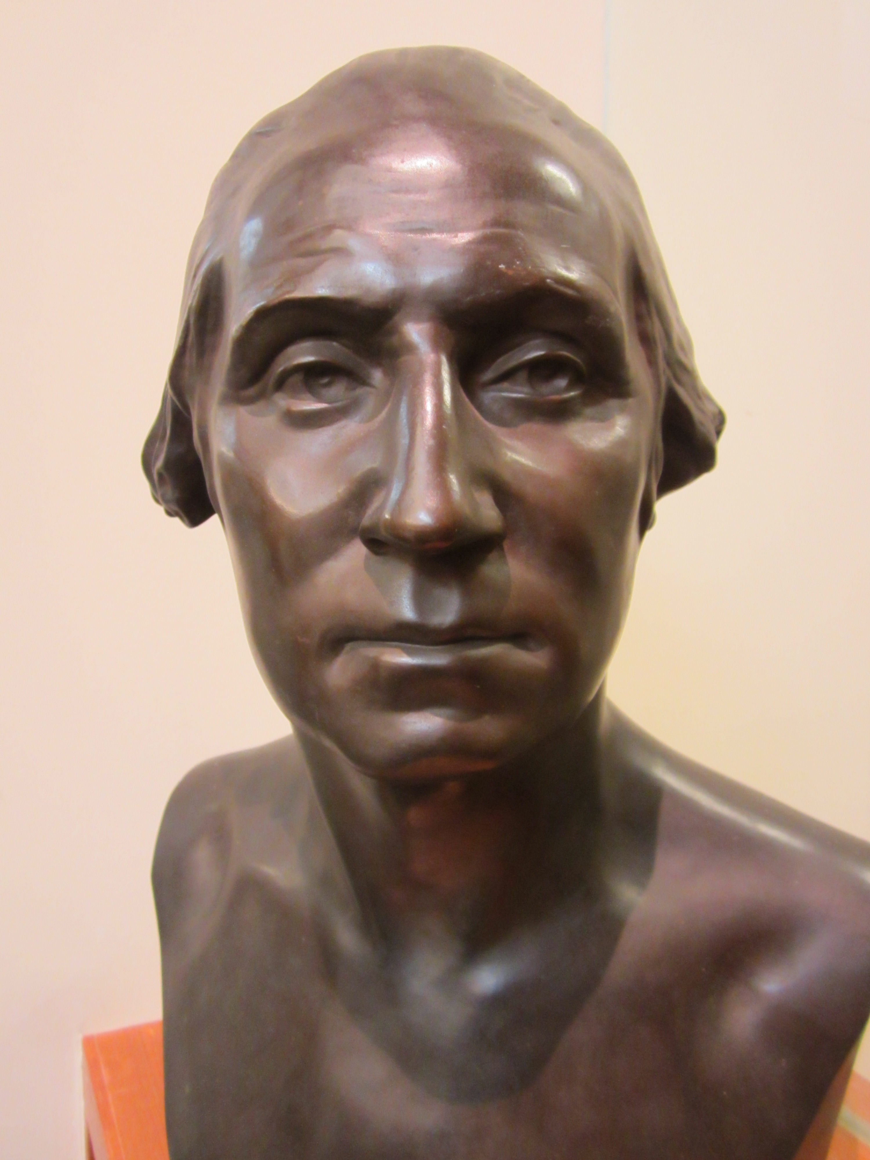 Bust of Washington by Jean Antoine Houdon. (Gift of the Class of 1909. Photograph by Donna Stapley.)
